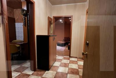 Apartament cu 4 camere semidecomandat, mobilat în Circumvalațiunii - 1