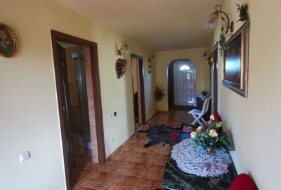 Casă cu 4 camere în Valea Călugărească - 12