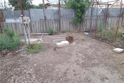 Teren de 980 mp, în Vărăști - 1