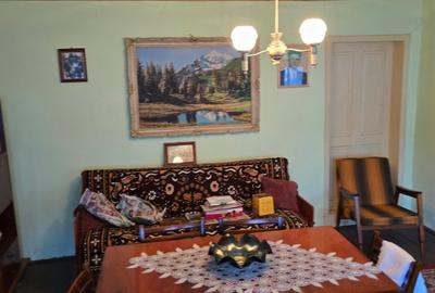 Casa de vanzare  Beciu - - 25