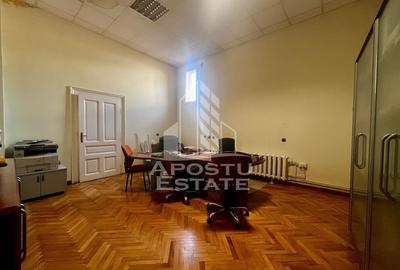 Apartament cu 5 camere,zona Ultracentral - 2