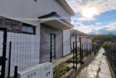 Duplex de vanzare in Dezmir Duplex de vanzare in Dezmir - 1