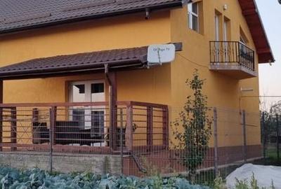 Casă cu 4 camere în Târgu Frumos - 2