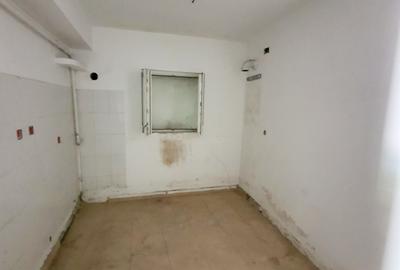 Clădire birouri, ideal clinica, constructie 1990 - 6