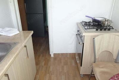 Vand apartament 2 camere in Deva, zona Al. Patriei, etaj 3, suprafata utila 43 mp + balconul, - 7