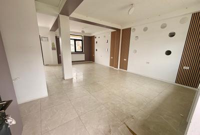 Imobil pretabil magazin sau restaurant cu terasa - 2