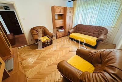Langa Judetean. Bloc izolat. Etaj 2. Mobilat si utilat.