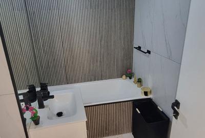 Apartament cu 3 camere decomandat în Giurgiului