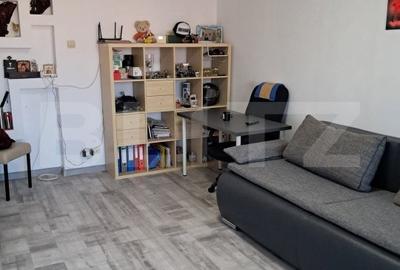 Apartament de vanzare, cu 2 camere, parcare, 50.70 mp, zona Obregia - 2