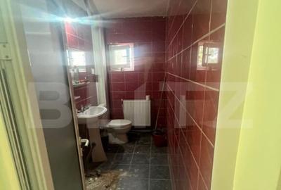 Apartament de vanzare, cu 3 camere, semidecomandat, 84 mp, z - 4