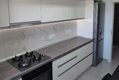 Apartament cu 2 camere decomandat, mobilat în Tractorul - 5