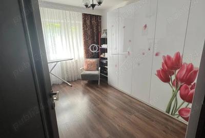 PROPRIETAR Vand apartament 3 camere - 6