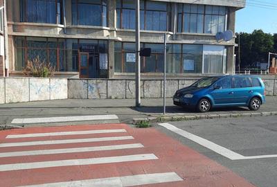Spațiu comercial, de 340 mp, în Decebal - 4