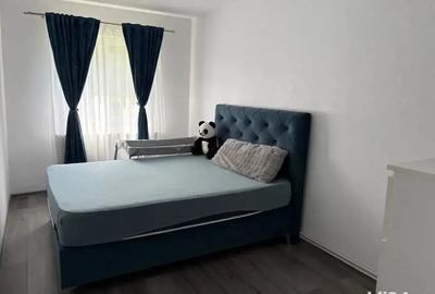 Vand apartament 3 camere