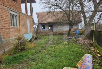 Casă cu 4 camere cu Teren 976 Mp în Luna - 4