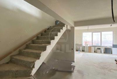 Casă cu 4 camere cu Teren 300 Mp în Central - 3