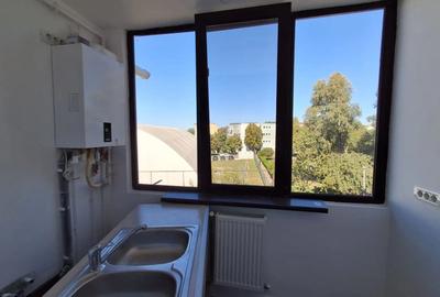 Vand apartament 2 camere modernizat - 5