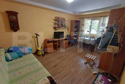 Apartament de vanzare, cu 2 camere decomandat, 50+18 mp, zona 9 Mai - 2