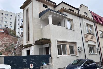 Jumatate din vila interbelica in zona Piata 1 Mai - 4