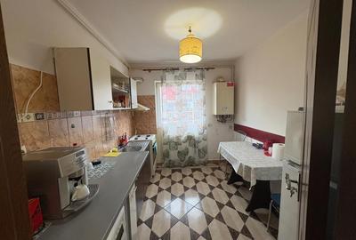 Garsonieră decomandată, mobilată în Florești