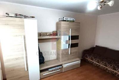 VEZI VIDEO! Ap 2 camere, Decomandat, Etaj 3, zona Radu Negru - 2