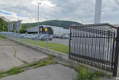 Spațiu comercial, de 635 mp, în Central - 7