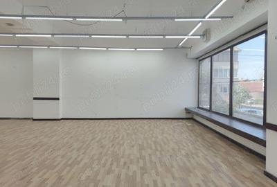 Spațiu comercial, de 180 mp, în Central - 3