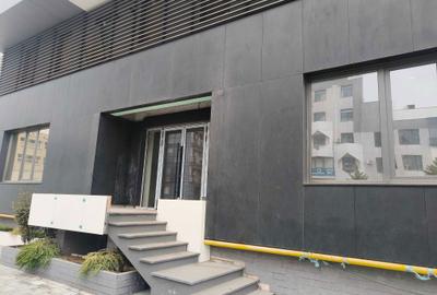 Spațiu comercial, de 90 mp, în Central - 7