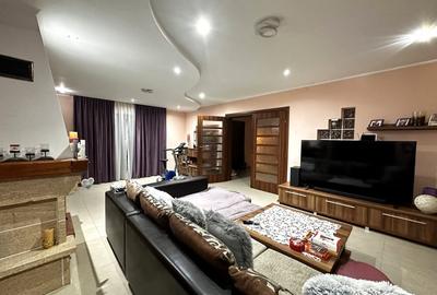 Casă individuală cu 8 camere cu Garaj în Cetate - 5