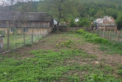 Casă cu 2 camere cu Teren 600 Mp în 9 Mai - 7