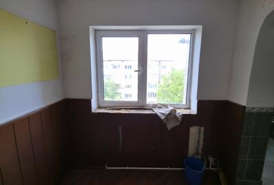 Apartament cu 4 camere semidecomandat în Central - 4