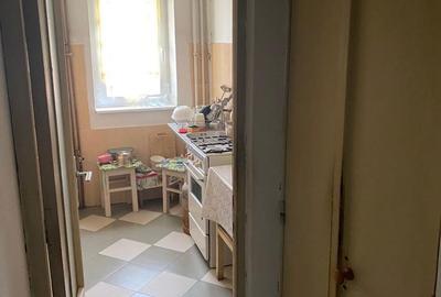Apartament cu 3 camere semidecomandat în Central - 1
