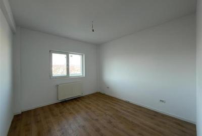 Apartament cu 3 camere decomandat în Bucium - 2