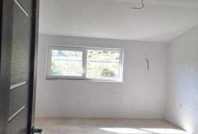 Spațiu comercial, de 463 mp, în Luna - 2