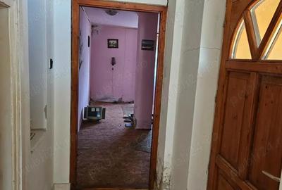 Casă cu 3 camere în Central - 1
