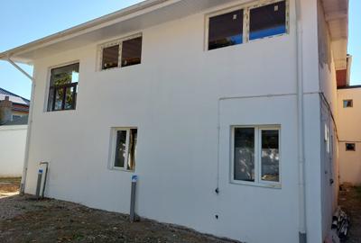 Afumați IF - casă/vilă mare cu teren, cu 8 dormitoare și 7 băi, amplasată pe DN2 - 10