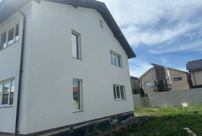 Casă cu 5 camere cu Teren 170 Mp în Km 5 - 4