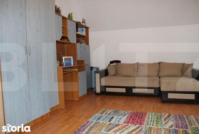 Casă cu 4 camere cu Teren 396 Mp în Central - 1