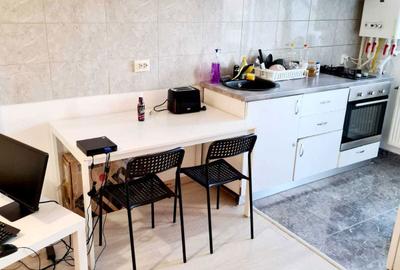 Apartament cu 2 camere semidecomandat în 1 Mai - 1