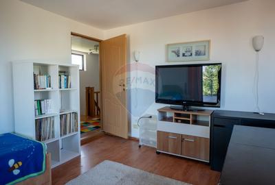 Casă / Vila de Vanzare - 13