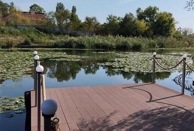 Vila de vanzare cu iesire (ponton) la lacul Snagov, in Izvorani