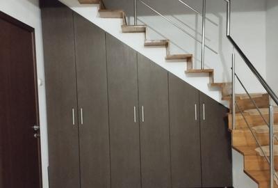 Casă cu 4 camere în 1 Decembrie - 10