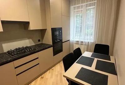 Garsonieră decomandată în 13 Septembrie