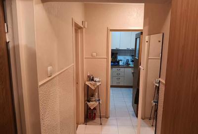 Apartament cu 2 camere decomandat în Titan