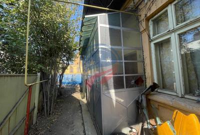 Casă individuală cu 3 camere cu Canalizare în Central - 1