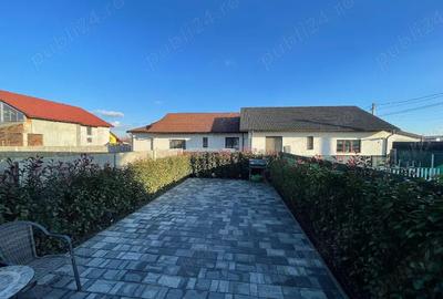 Casă cu 6 camere în Moșnița Veche