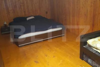 Casă cu 7 camere cu Teren 1500 Mp în Central - 2