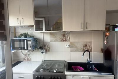 Apartament cu 3 camere decomandat în Mangalia - 2