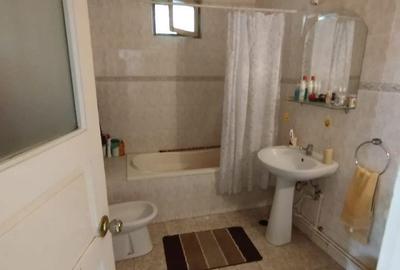 Casă cu 5 camere cu Teren 325 Mp în Tomis I - 2
