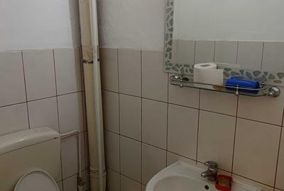 Apartament cu 3 camere decomandat în Tecuci - 1